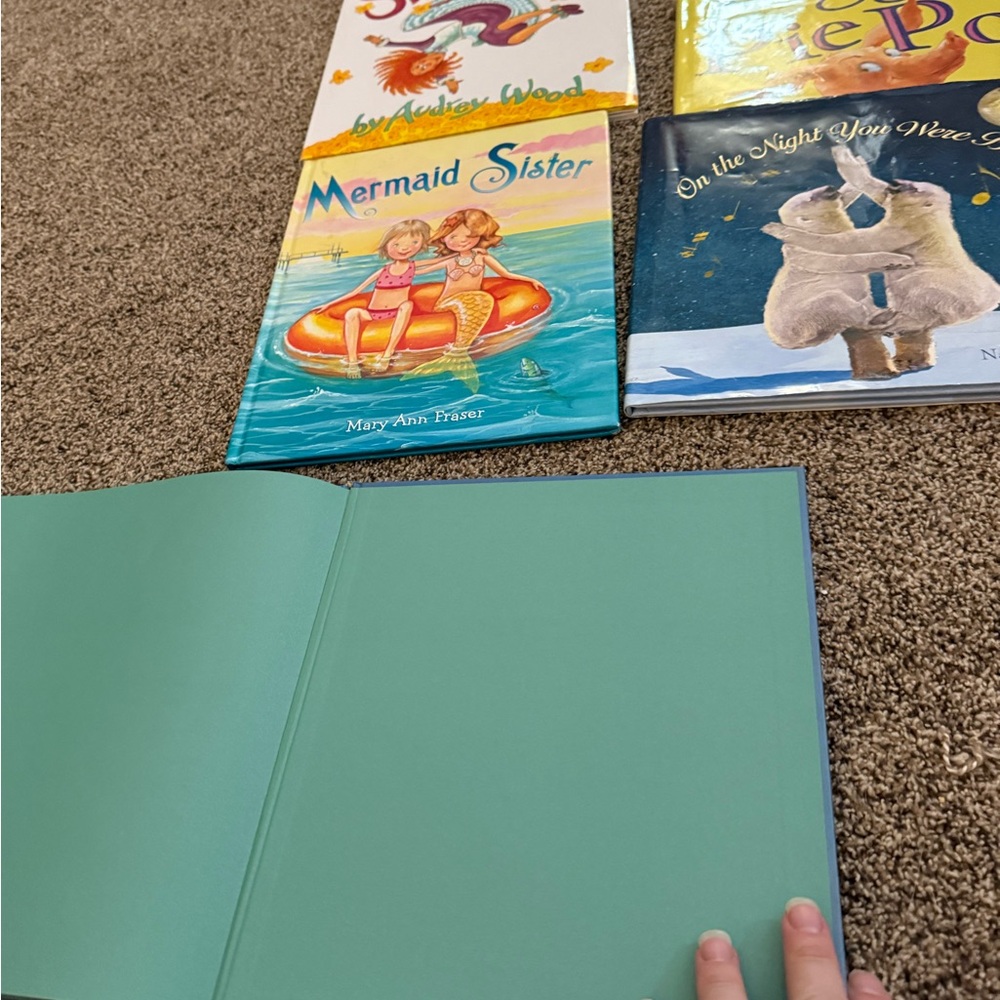 Children's Book Collection - Picture 6 of 8